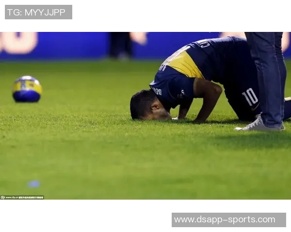 特维斯重返博卡主场获赠纪念球衣感动不已重温昔日辉煌